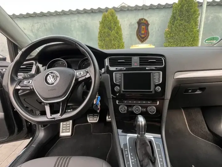 Volkswagen Golf 1.6 TDI BlueMotion Technology DSG Allstar