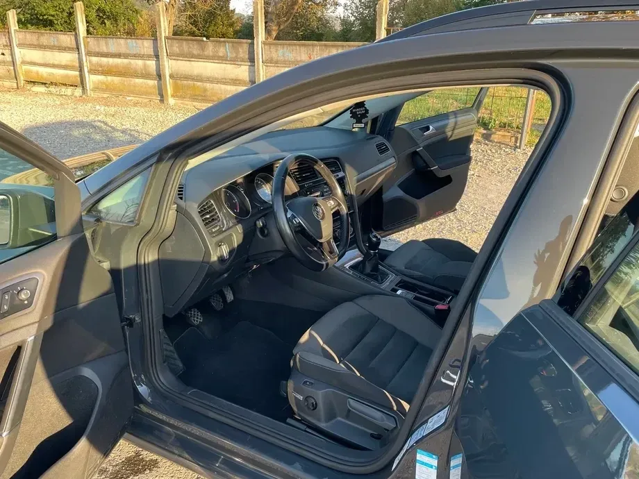 Volkswagen Golf 2.0 TDI SCR Comfortline — imagine 5