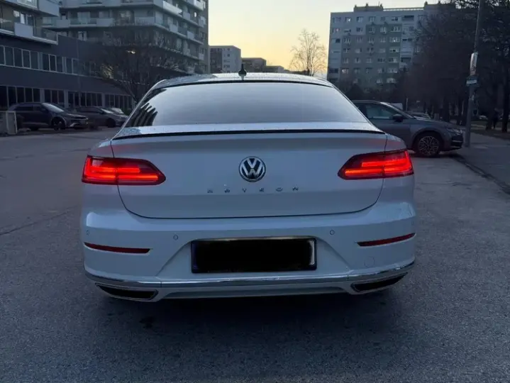 Volkswagen Arteon 2.0 TSI DSG R-Line