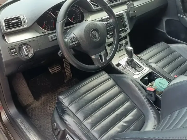 Volkswagen Passat Alltrack 2.0 TDI 4Motion DSG BlueMotion Tec