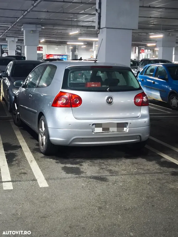 Volkswagen Golf 1.6 Comfortline — imagine 5