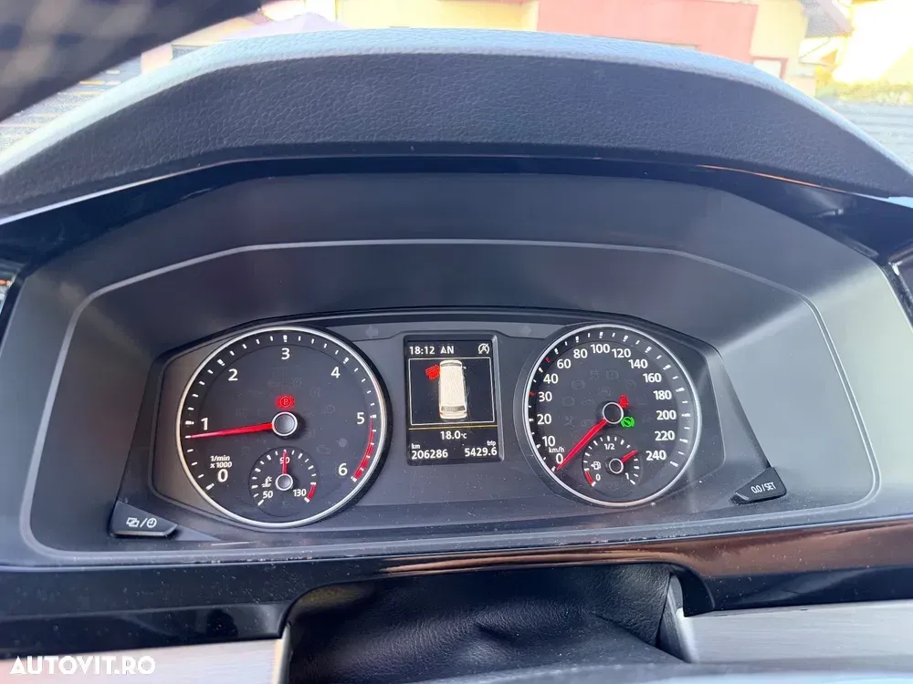 Volkswagen Multivan — imagine 5