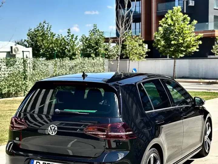 Volkswagen Golf R 4Motion BlueMotion Technology DSG