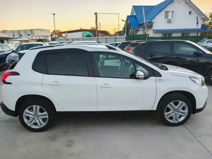 Peugeot 2008 I PureTech 130 GPF Stop&Start Signature