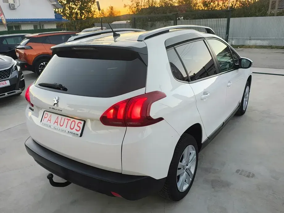 Peugeot 2008 I PureTech 130 GPF Stop&Start Signature — imagine 3
