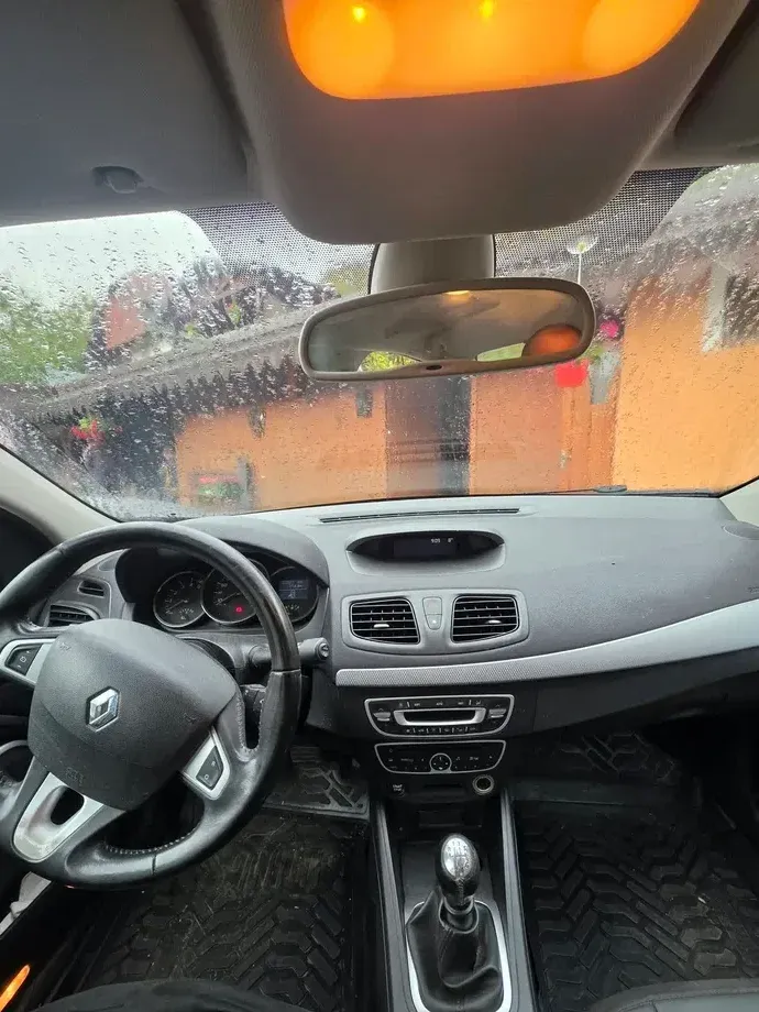 Renault Fluence — imagine 6