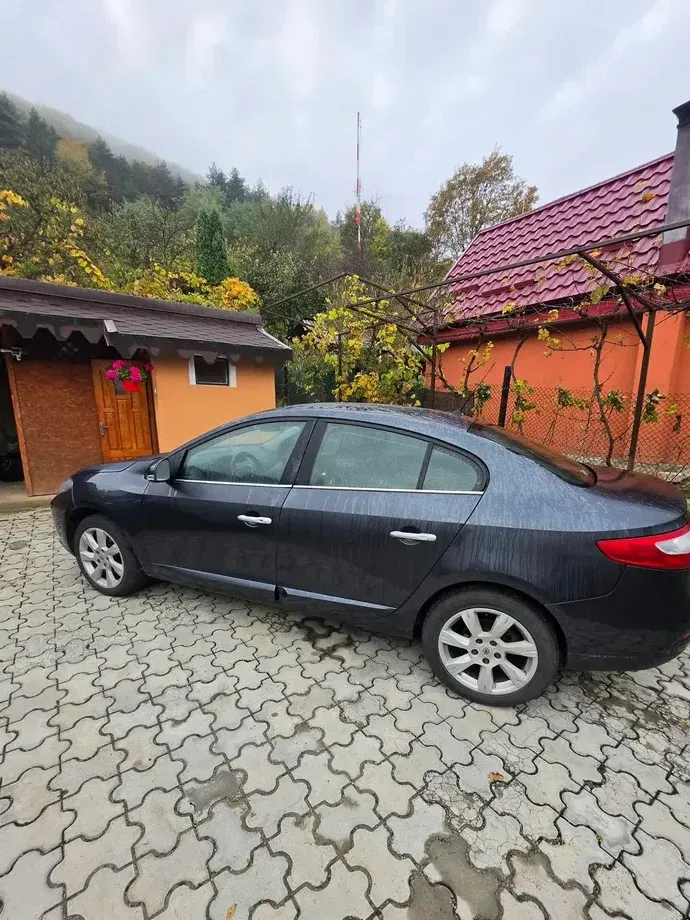 Renault Fluence — imagine 4