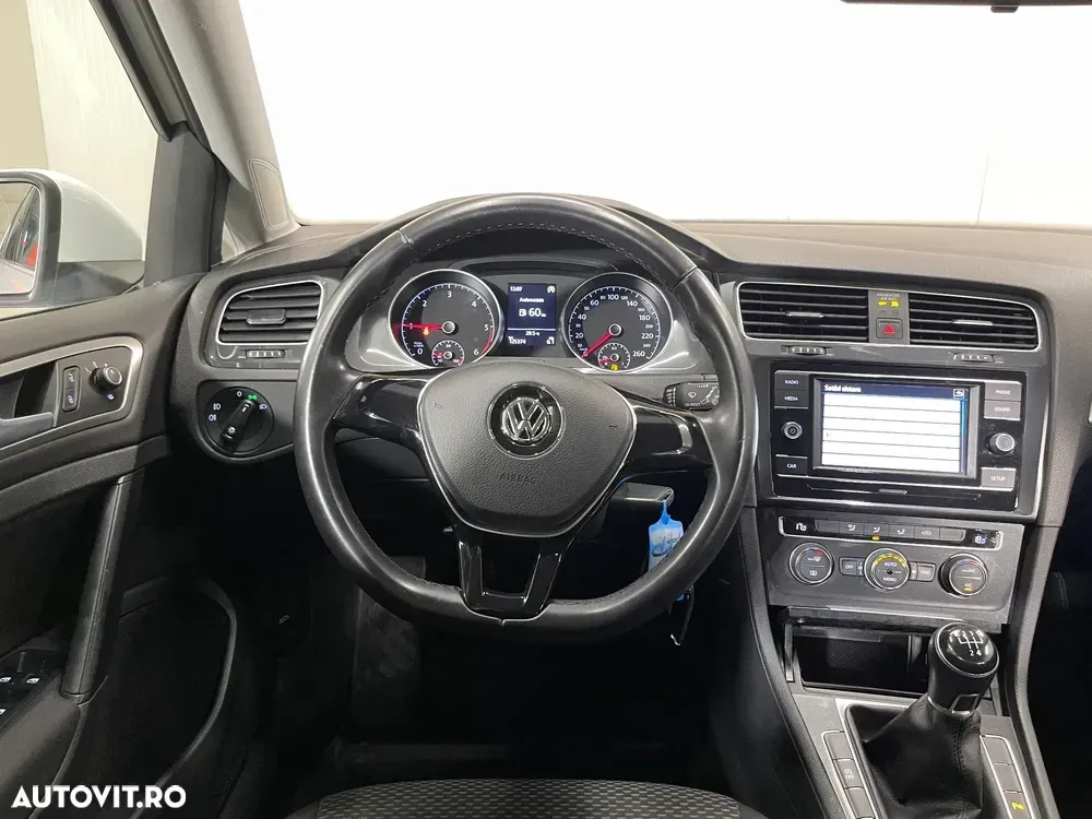 Volkswagen Golf 1.6 TDI Trendline — imagine 6