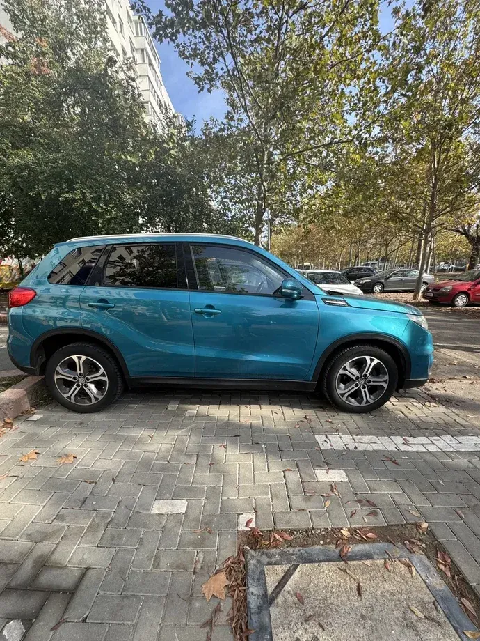 Suzuki Vitara 1.6 4X4 Luxus Aut. — imagine 3