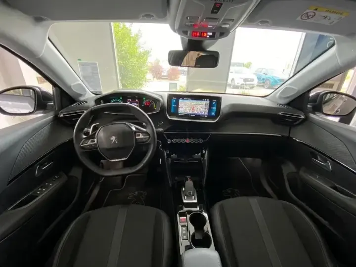 Peugeot 208 Hybrid 110 e-DSC6 Style