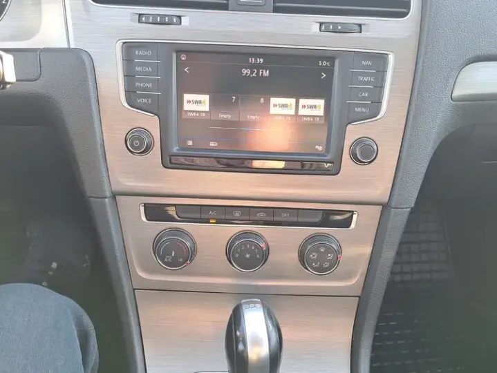 Volkswagen Golf 2.0 TDI DSG Sound