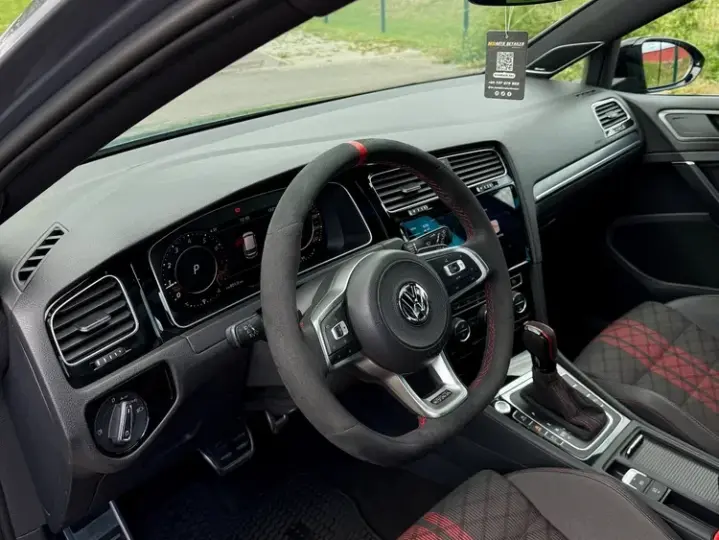 Volkswagen Golf GTI TCR 2.0 TSI OPF DSG
