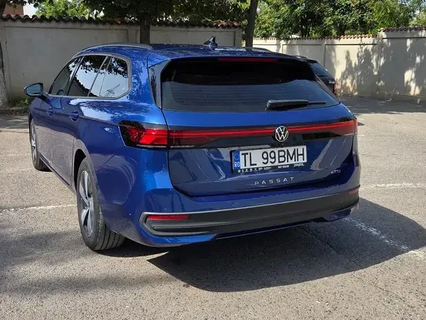 Volkswagen Passat 1.5 eTSI DSG MHEV Base