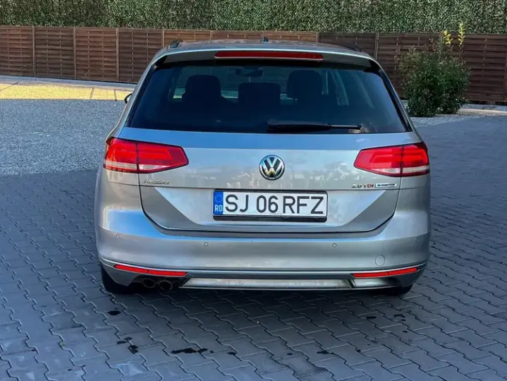 Volkswagen Passat B8 2.0 TDI DSG Highline