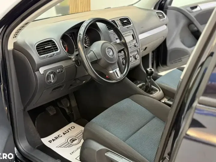 Volkswagen Golf VI