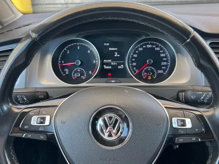 Volkswagen Golf VII 1.6 TDI BMT Comfortline