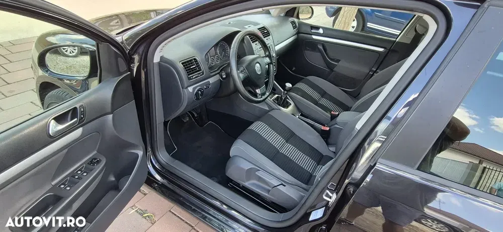 Volkswagen Golf — imagine 5