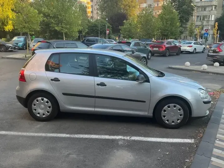 Volkswagen Golf V 1.9 TDI Sportline
