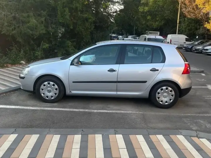 Volkswagen Golf V 1.9 TDI Sportline