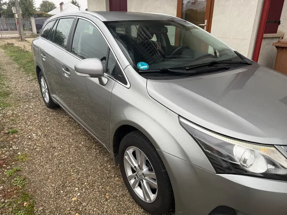 Toyota Avensis III 1.8 Executive — imagine 3