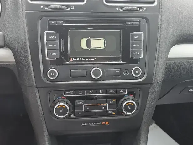 Volkswagen Golf VI