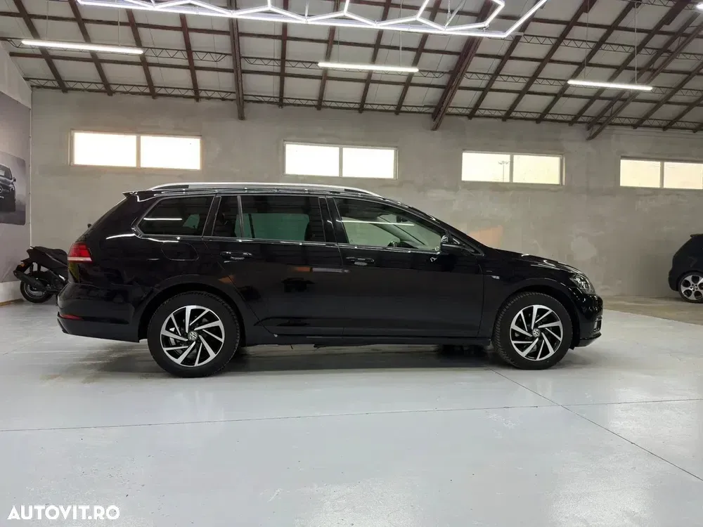 Volkswagen Golf — imagine 3