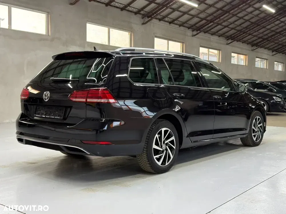 Volkswagen Golf — imagine 5