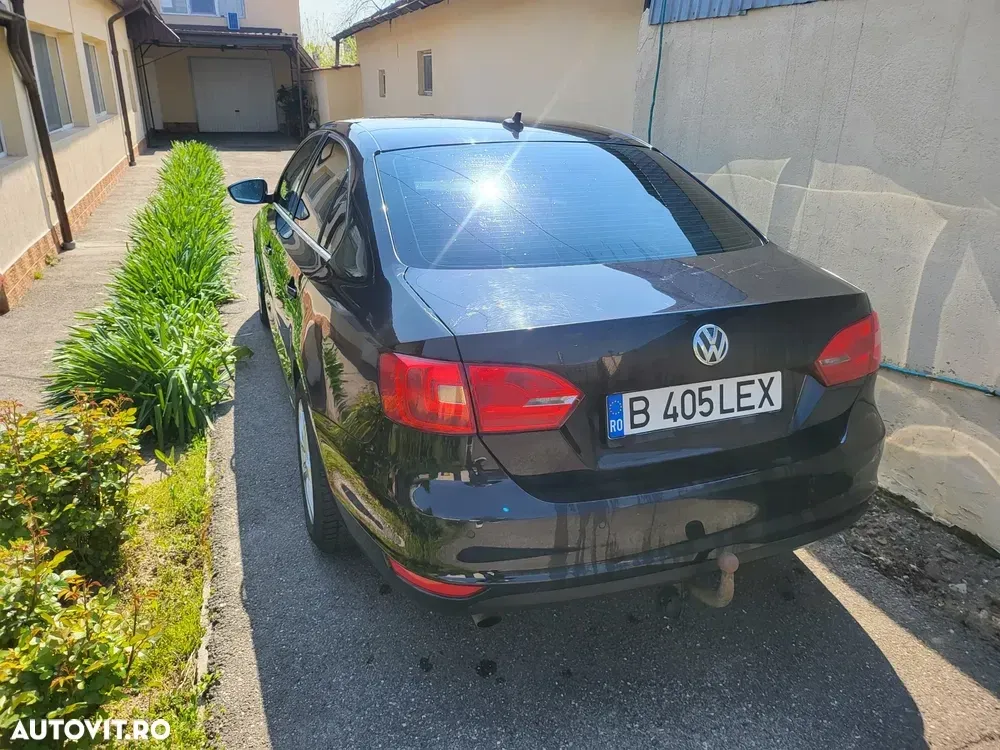 Volkswagen Jetta A6 1.6 TDI DSG Highline — imagine 3