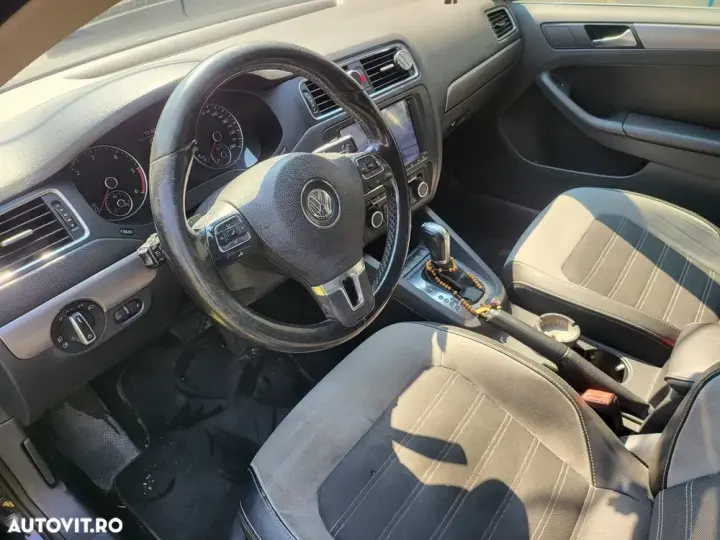 Volkswagen Jetta A6 1.6 TDI DSG Highline