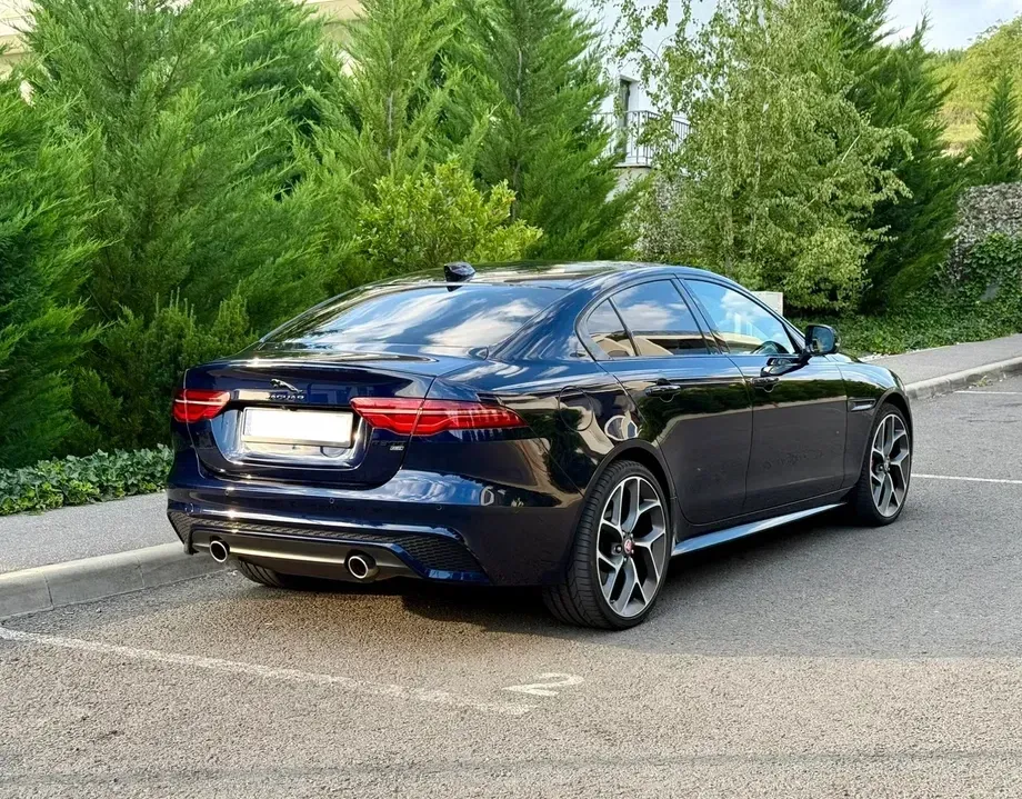 Jaguar XE P300 AWD Aut. R-Dynamic HSE — imagine 2