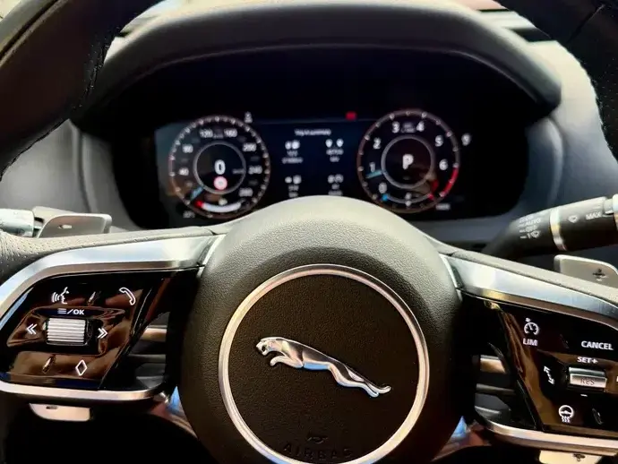 Jaguar XE P300 AWD Aut. R-Dynamic HSE