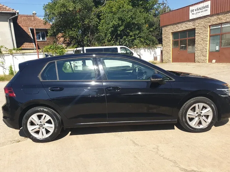 Volkswagen Golf VIII 1.0 eTSI DSG MHEV Life — imagine 5