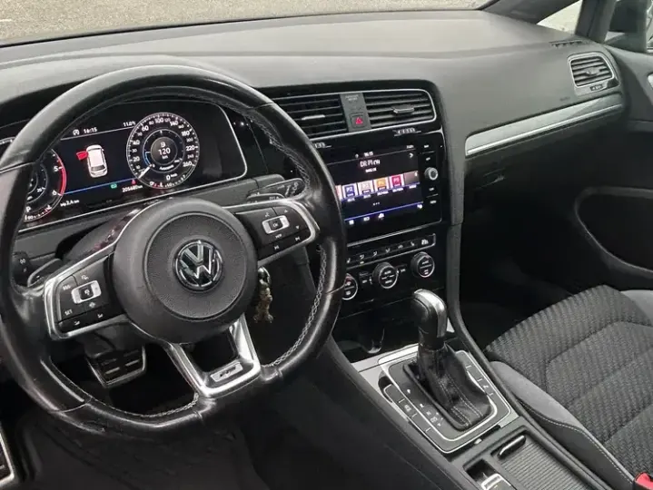 Volkswagen Golf VII 2.0 TDI 150CP DSG R-Line