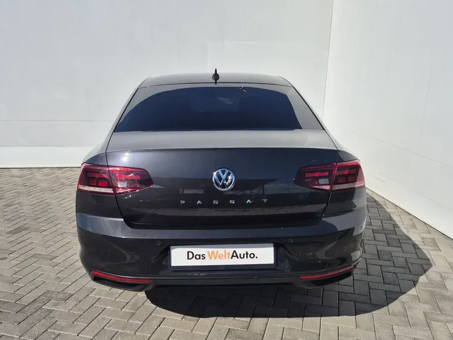 Volkswagen Passat — imagine 4