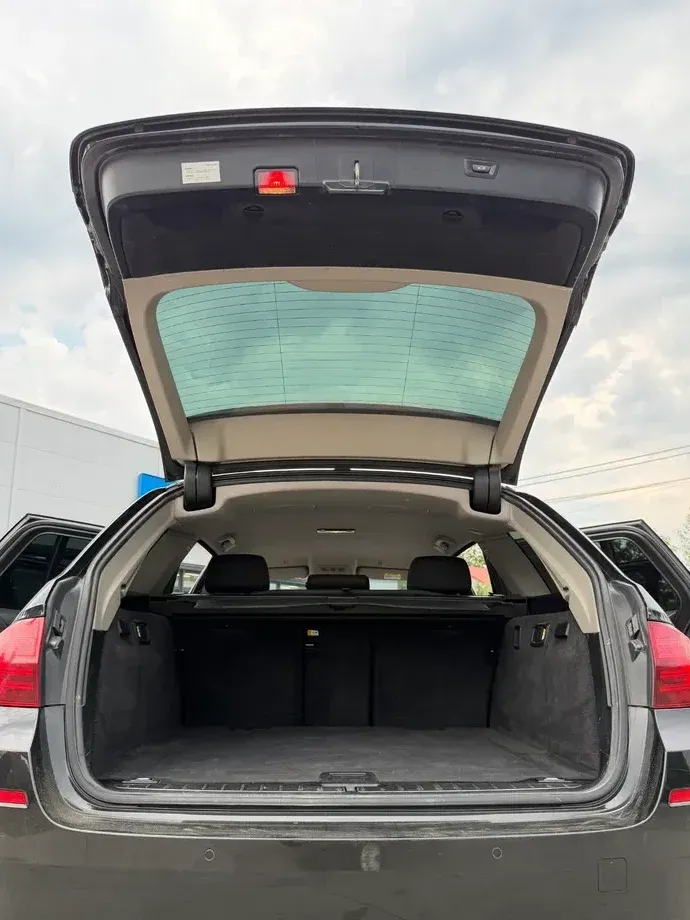 BMW Seria 5 F10/F11/F07 520d Aut. — imagine 5
