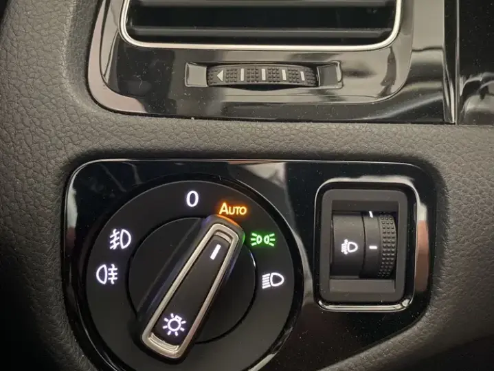 Volkswagen Golf VII
