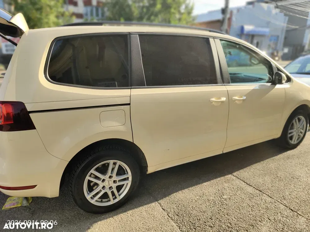 Volkswagen Sharan II 2.0 TDI DSG Trendline — imagine 2