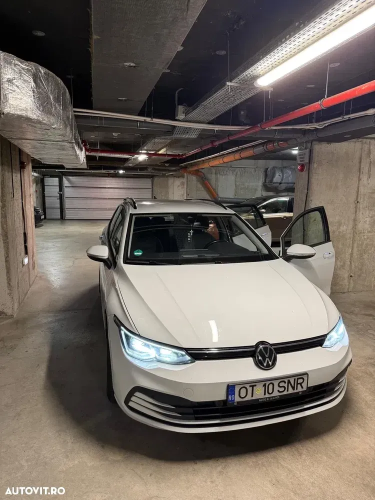 Volkswagen Golf VIII 2.0 TDI Life — imagine 3