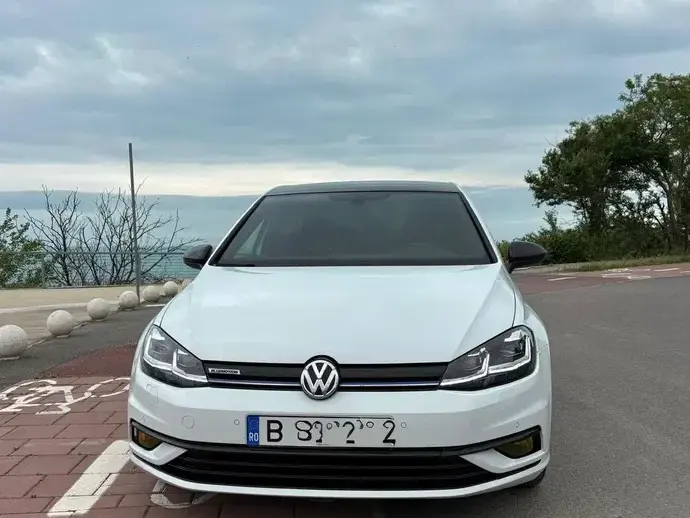 Volkswagen Golf VII