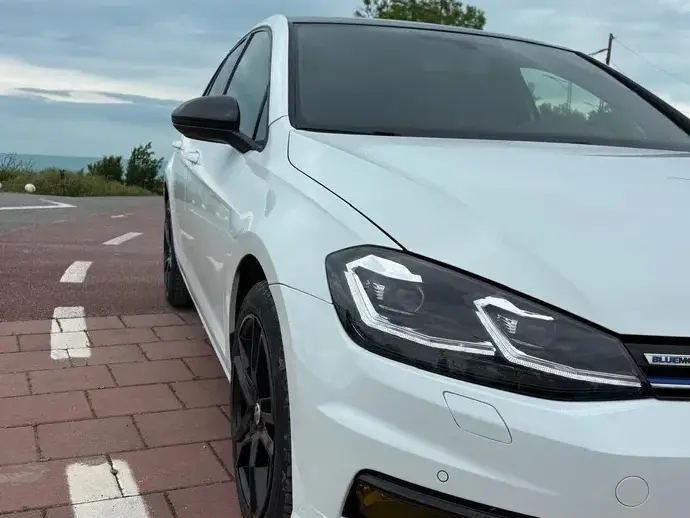 Volkswagen Golf VII