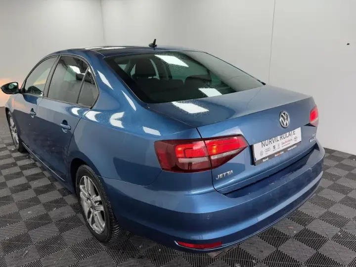 Volkswagen Jetta 2.0 TDI DSG Comfortline