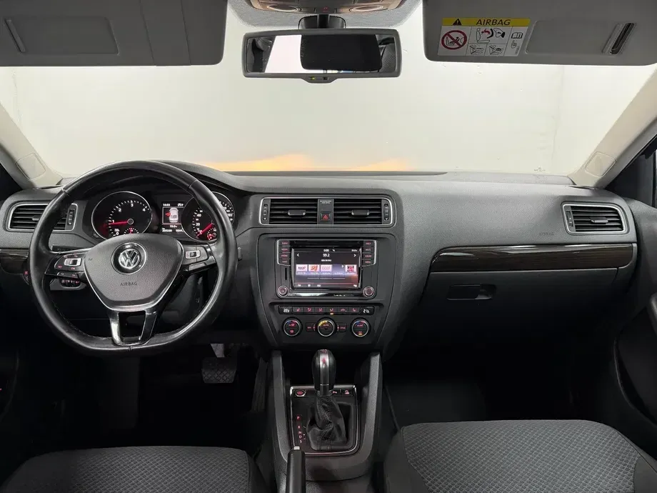 Volkswagen Jetta 2.0 TDI DSG Comfortline — imagine 2