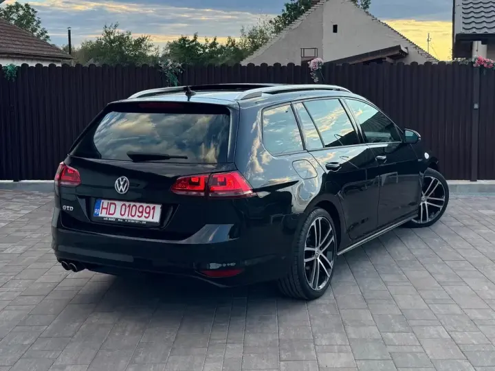Volkswagen Golf VII