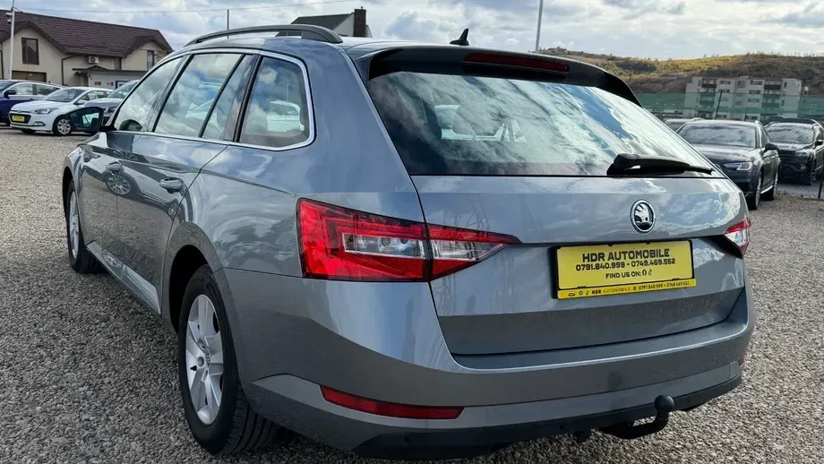Škoda Superb 2.0 TDI 4x4 Active — imagine 4