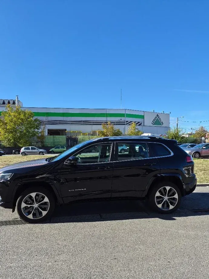 Jeep Cherokee — imagine 2