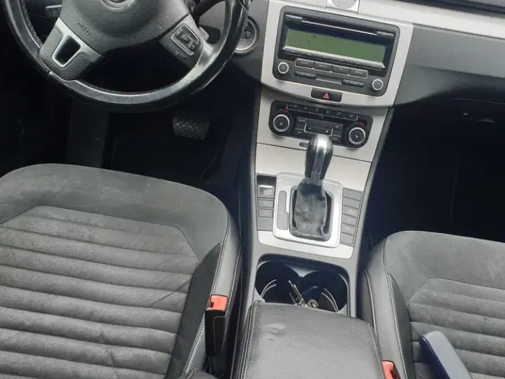 Volkswagen Passat B7 2.0 TDI Blue TDI DSG Comfortline