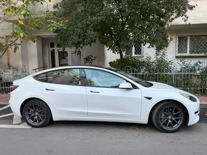 Tesla Model 3 Standard