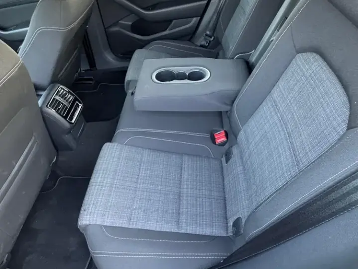 Volkswagen Passat B8 2.0 TDI SCR DSG Business