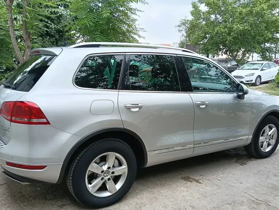 Volkswagen Touareg II 3.0 V6 TDI BMT — imagine 2