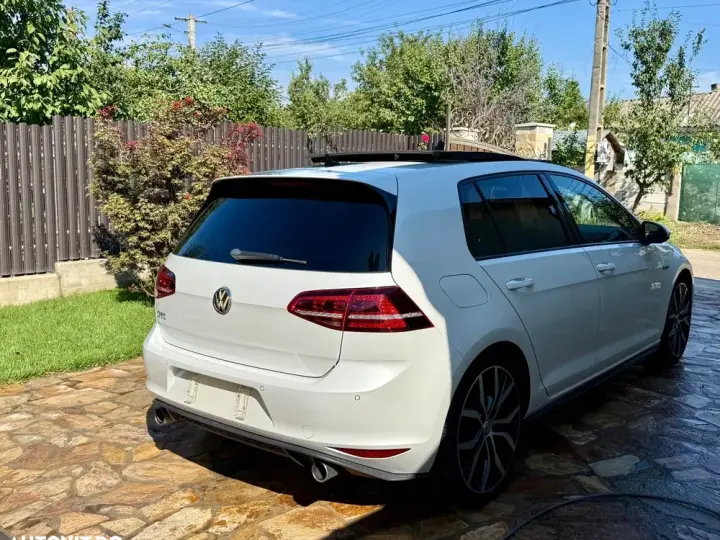 Volkswagen Golf VII